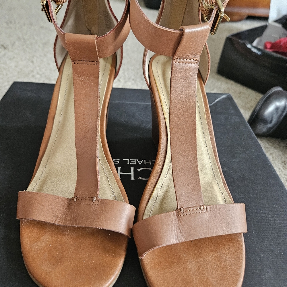 Kenneth Cole Reaction cognac wedge